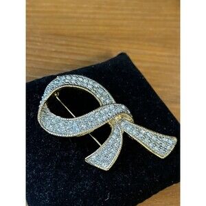 Fabulous Crystal Rhinestone Gold Tone Ribbon Loop Brooch Vintage 2 “